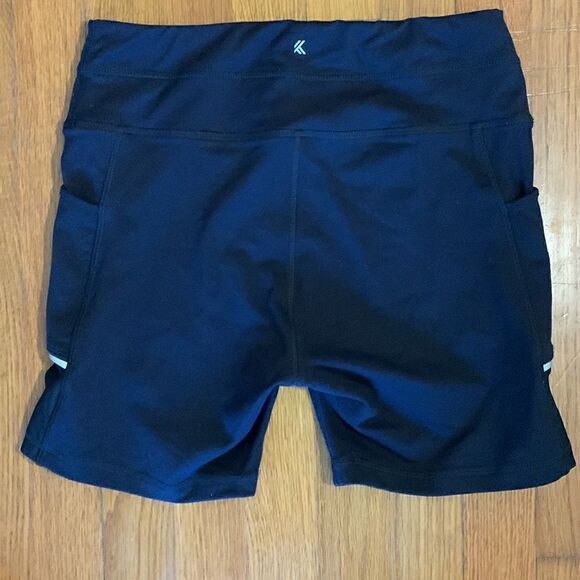 EUC Kyodan black bike shorts! Size S - Picture 3 of 4